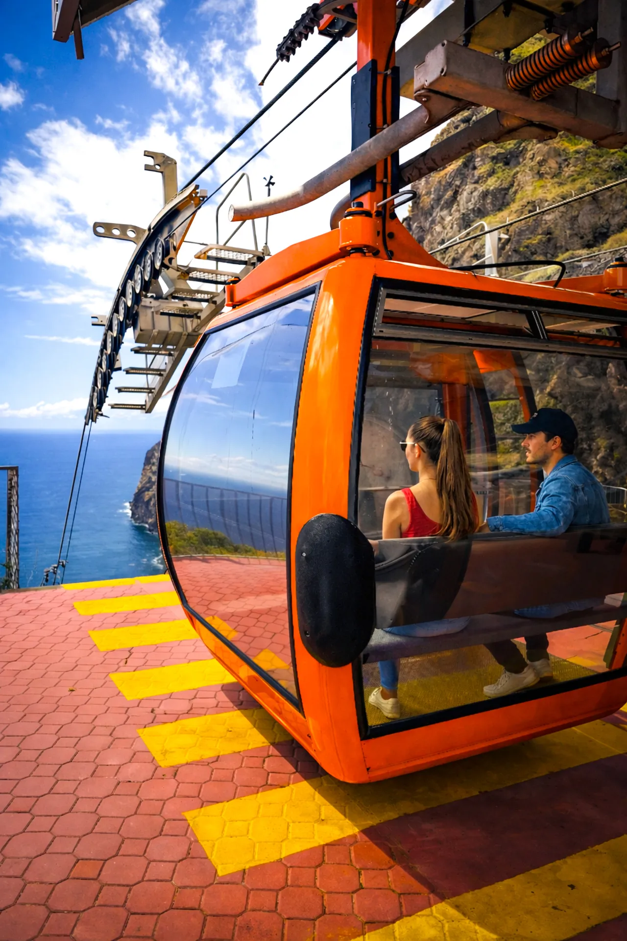 Tuktuk ride and Cable Car
