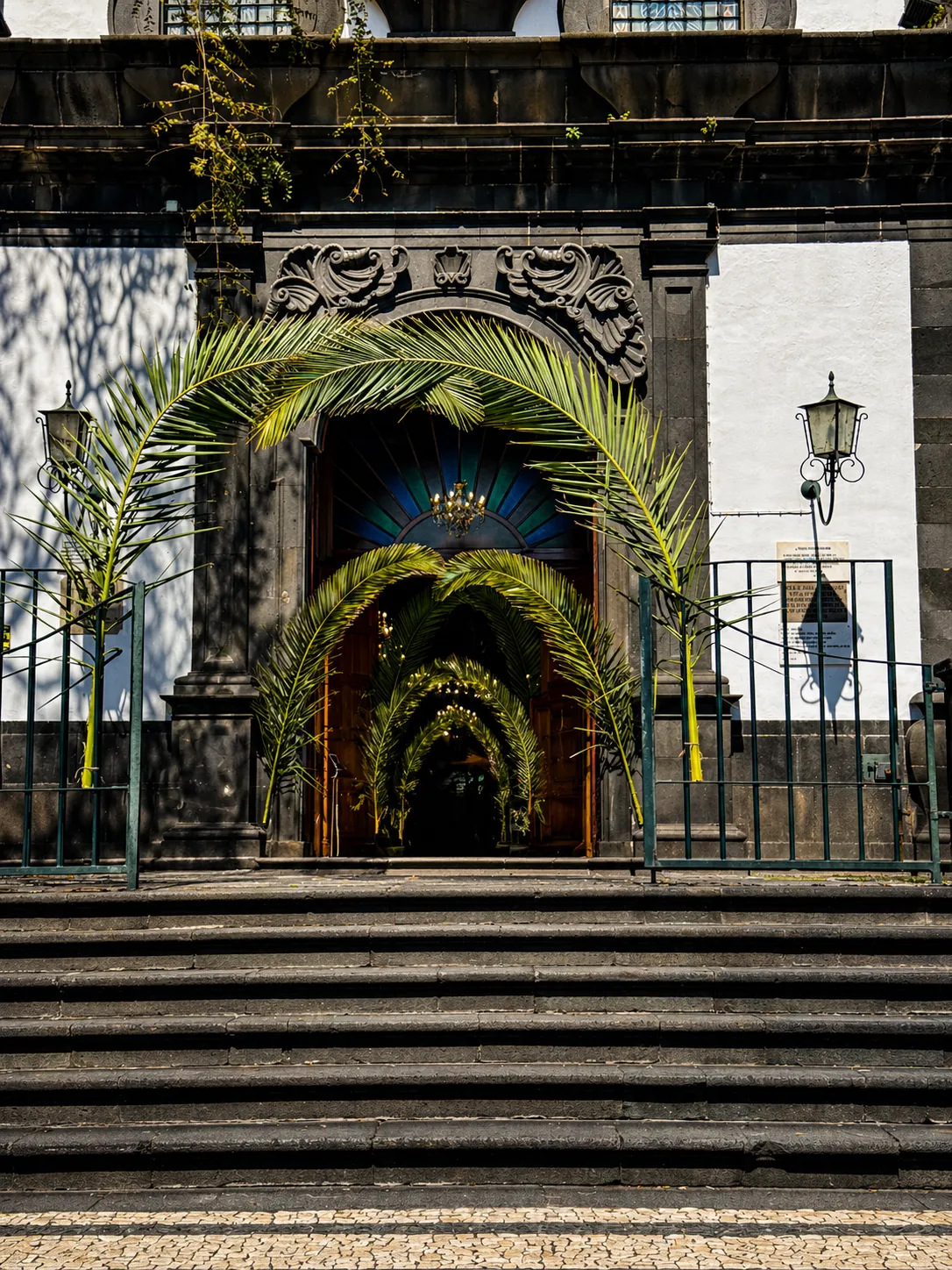 Paragem na igreja da Zona Velha — Jardim Botânico da Madeira de Tuk Tuk