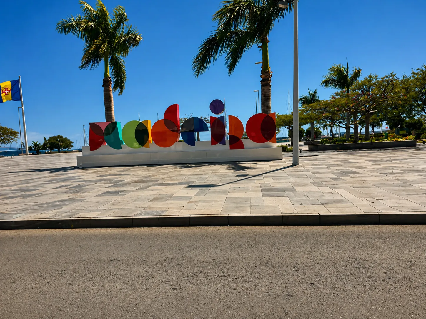 Passeio pela cidade — Casas de Santana, Cascata e Miradouros de Tuk Tuk